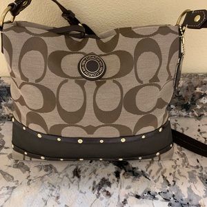 Coach jacquard tan/brown gold studs 12/10 excellent preowned condition